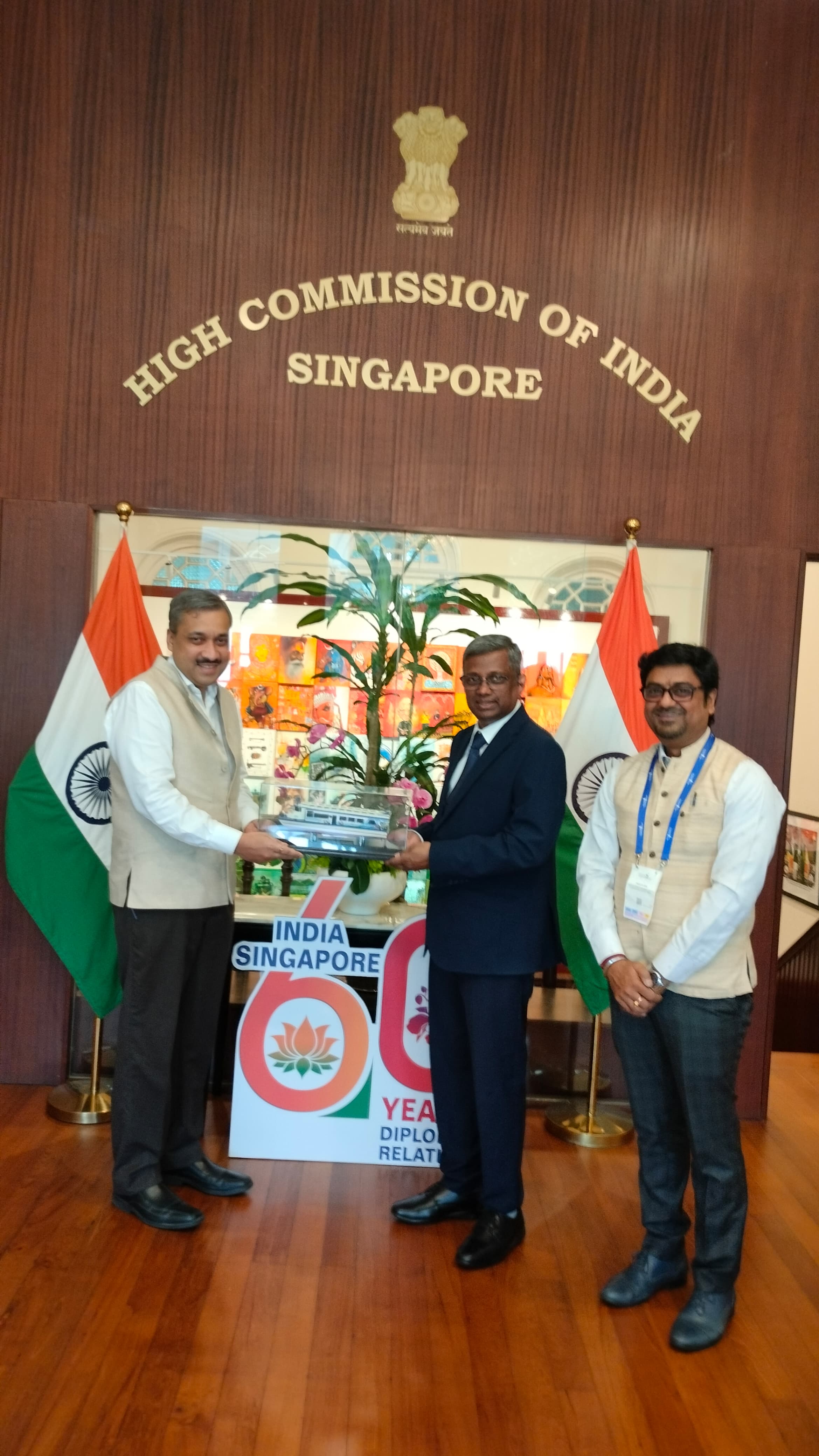 TEAM GRSE CALLED ON H.E. DR. SHILPAK AMBULE, HON'BLE HIGH COMMISSIONER OF INDIA IN SINGAPORE 28 MAR 25 - Thumbnail